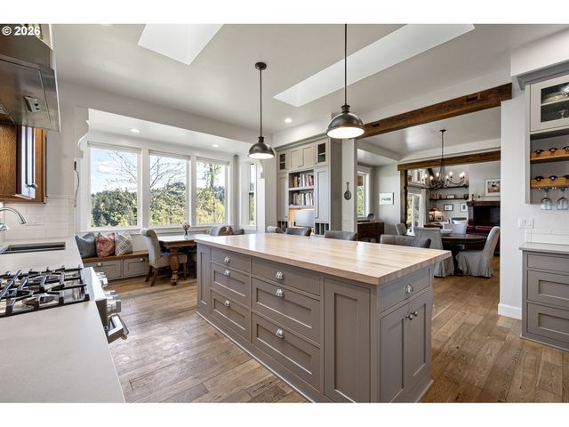 2764 E 40TH Ave, Eugene, OR 97405