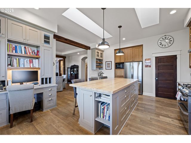 2764 E 40TH Ave, Eugene, OR 97405