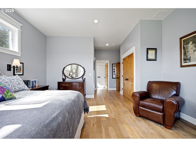 2764 E 40TH Ave, Eugene, OR 97405