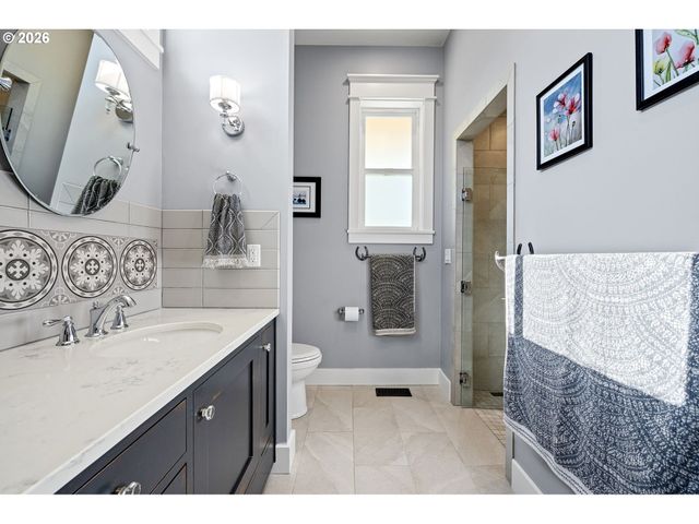 2764 E 40TH Ave, Eugene, OR 97405