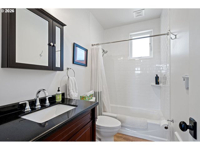 2764 E 40TH Ave, Eugene, OR 97405