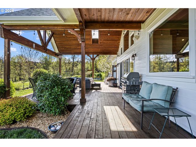 2764 E 40TH Ave, Eugene, OR 97405