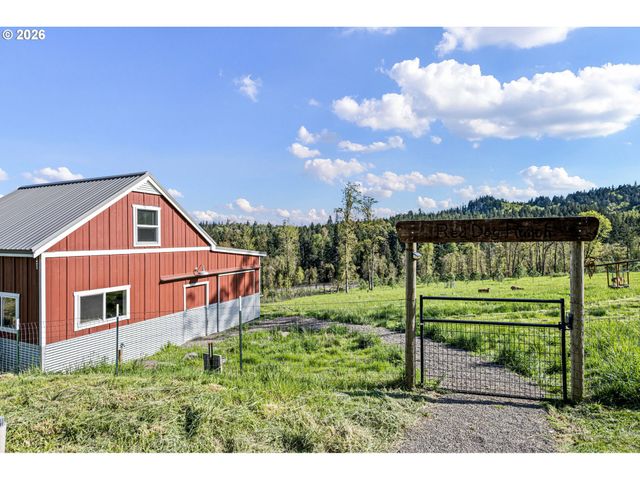 2764 E 40TH Ave, Eugene, OR 97405