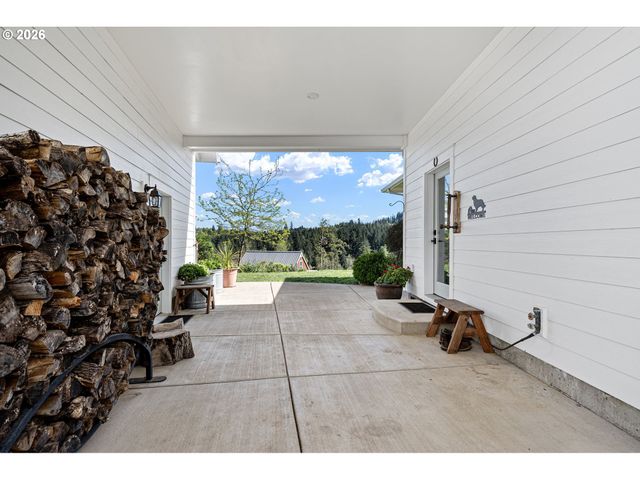 2764 E 40TH Ave, Eugene, OR 97405