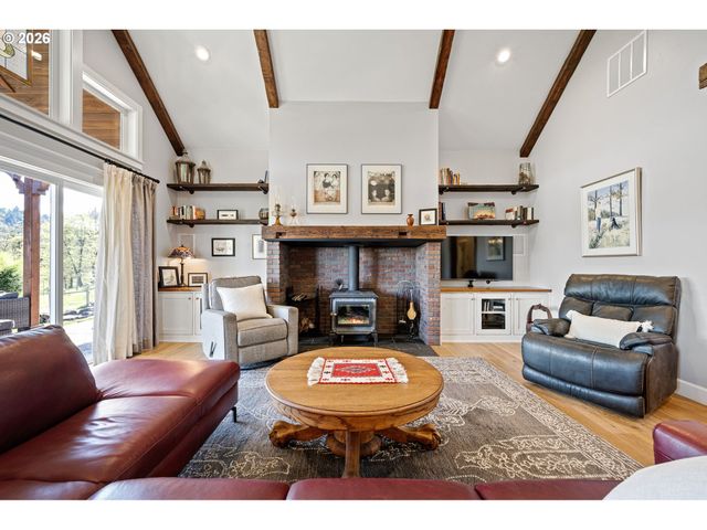 2764 E 40TH Ave, Eugene, OR 97405