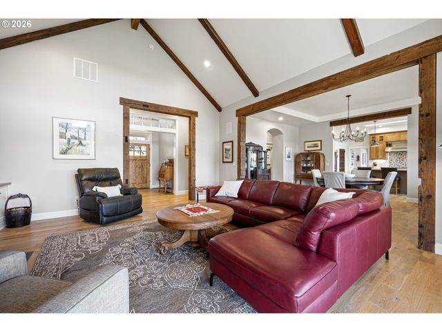 2764 E 40TH Ave, Eugene, OR 97405