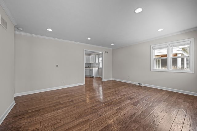1331 N Main Street, Naperville, IL 60563