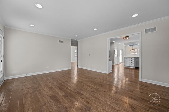1331 N Main Street, Naperville, IL 60563