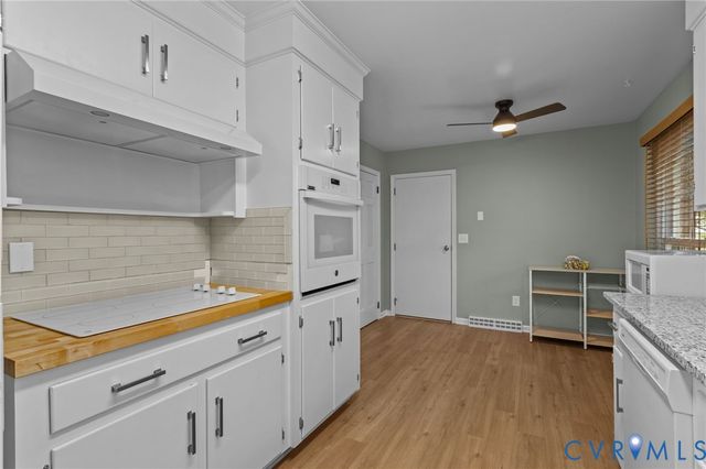 1300 Lee Dr, Farmville, VA 23901