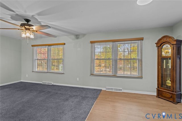 1300 Lee Dr, Farmville, VA 23901