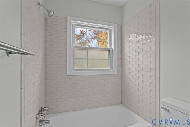 1300 Lee Dr, Farmville, VA 23901