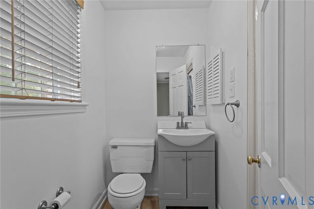 1300 Lee Dr, Farmville, VA 23901