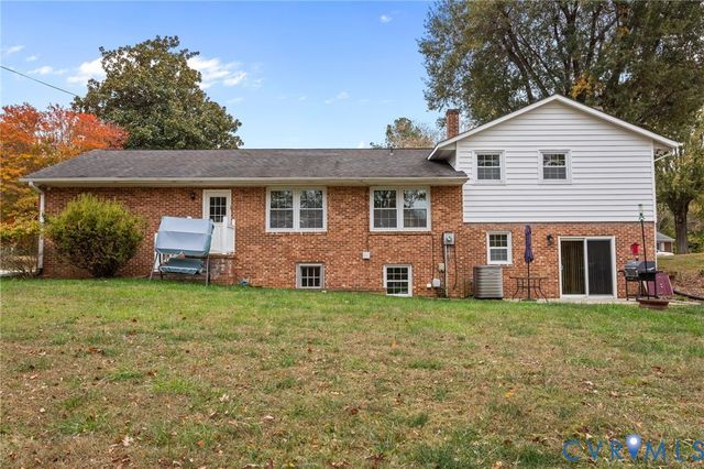 1300 Lee Dr, Farmville, VA 23901