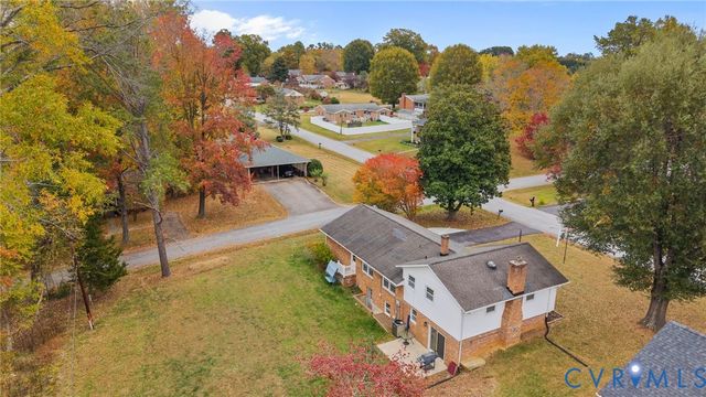 1300 Lee Dr, Farmville, VA 23901