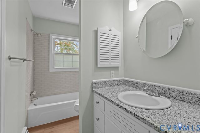 1300 Lee Dr, Farmville, VA 23901