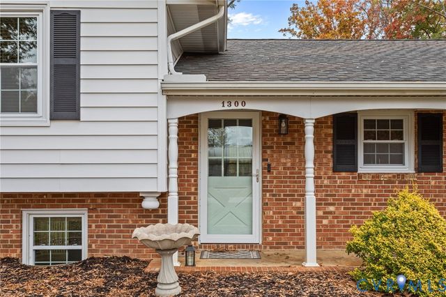 1300 Lee Dr, Farmville, VA 23901