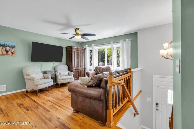 6 Tulip Court, Jackson, NJ 08527