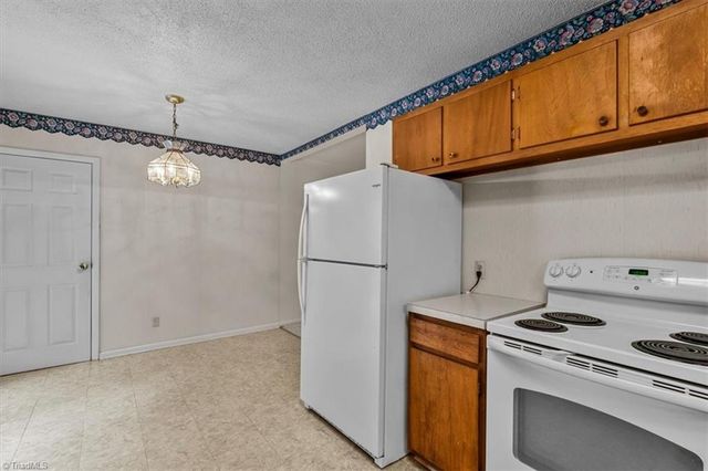 3404 Rolling Road, High Point, NC 27265