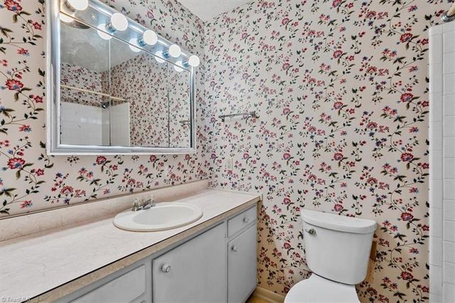 3404 Rolling Road, High Point, NC 27265