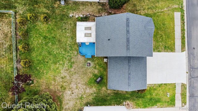 7058 Rolling Hills Drive, Waterford Charter Township, MI 48327