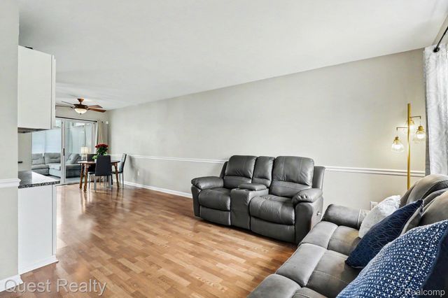 7058 Rolling Hills Drive, Waterford Charter Township, MI 48327