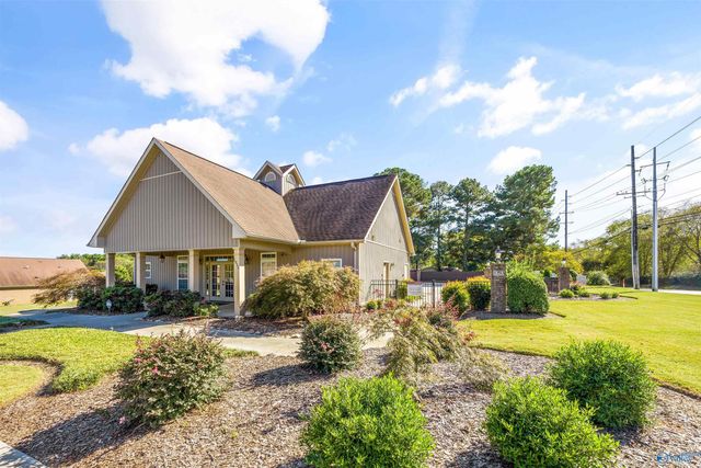 1017 Cresent Falls, Huntsville, AL 35806