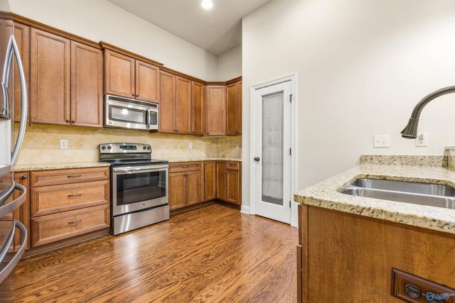 1017 Cresent Falls, Huntsville, AL 35806