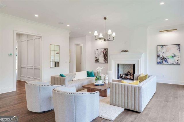 228 Thomas Circle, Roswell, GA 30075