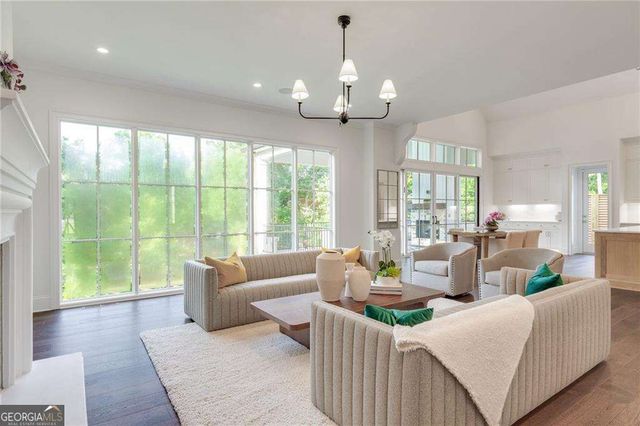 228 Thomas Circle, Roswell, GA 30075