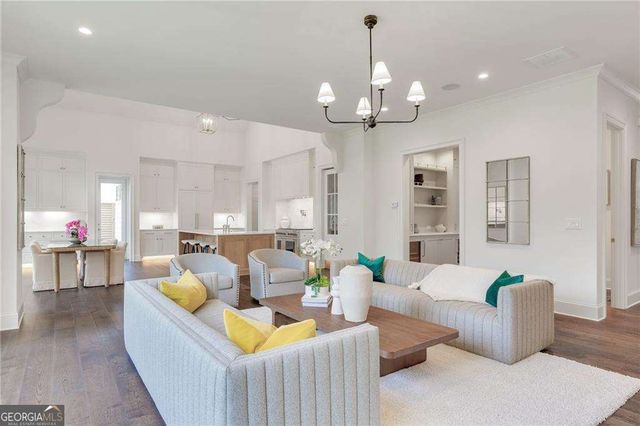 228 Thomas Circle, Roswell, GA 30075