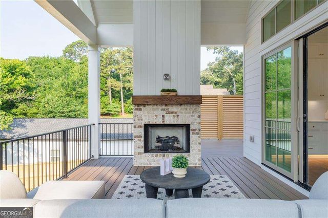 228 Thomas Circle, Roswell, GA 30075