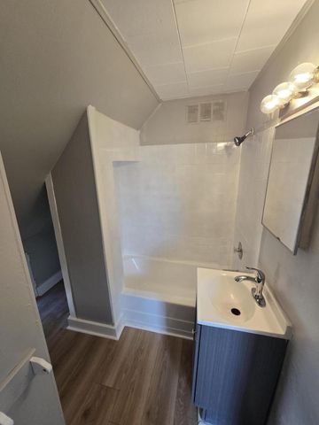 5301 N 38th STREET, Milwaukee, WI 53209