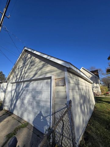 5301 N 38th STREET, Milwaukee, WI 53209