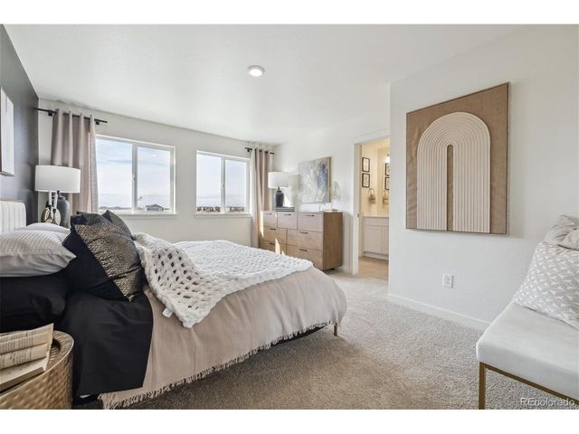 9807 Bahama St, Commerce City, CO 80022