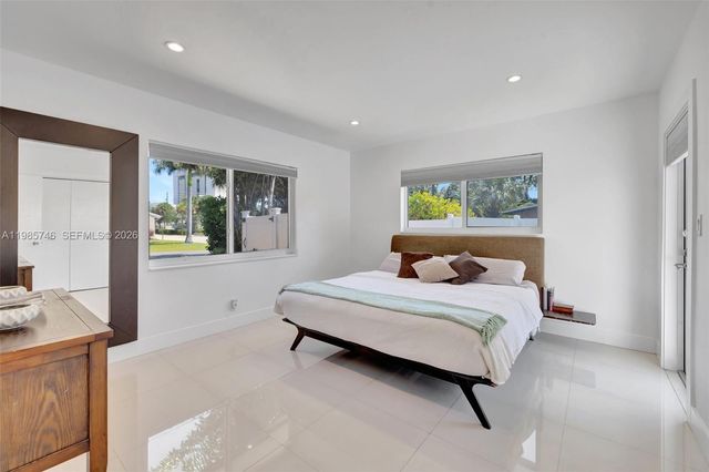 2506 NE 30th St, Fort Lauderdale, FL 33306