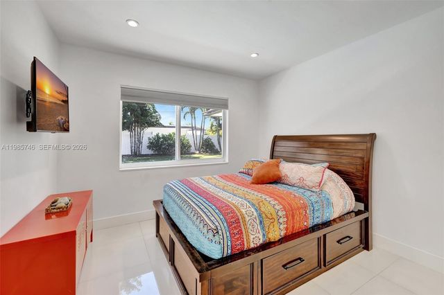 2506 NE 30th St, Fort Lauderdale, FL 33306