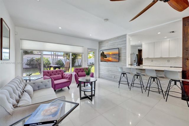 2506 NE 30th St, Fort Lauderdale, FL 33306