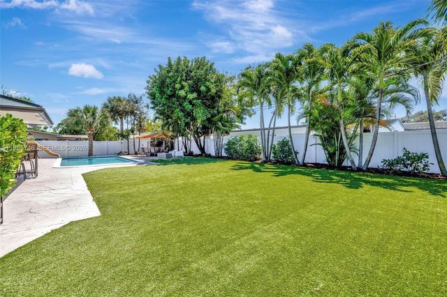 2506 NE 30th St, Fort Lauderdale, FL 33306