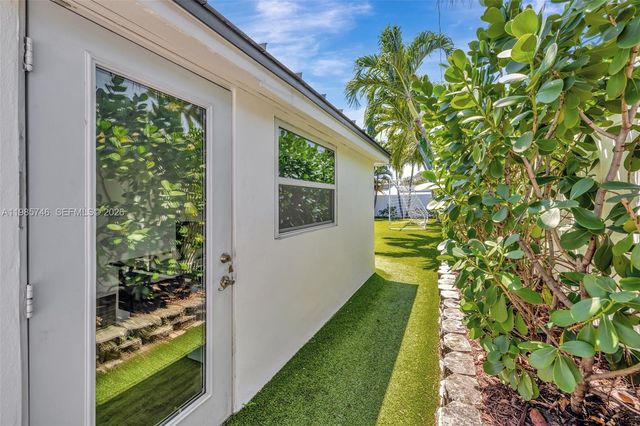 2506 NE 30th St, Fort Lauderdale, FL 33306