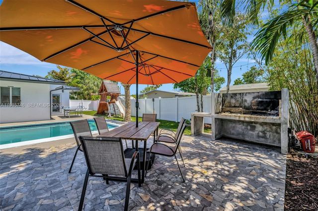 2506 NE 30th St, Fort Lauderdale, FL 33306