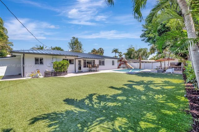 2506 NE 30th St, Fort Lauderdale, FL 33306