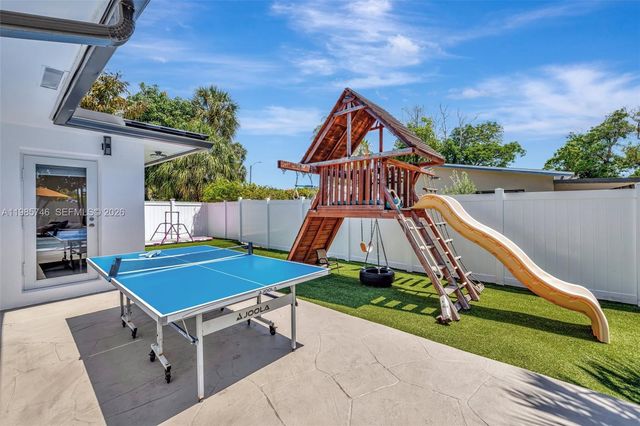 2506 NE 30th St, Fort Lauderdale, FL 33306