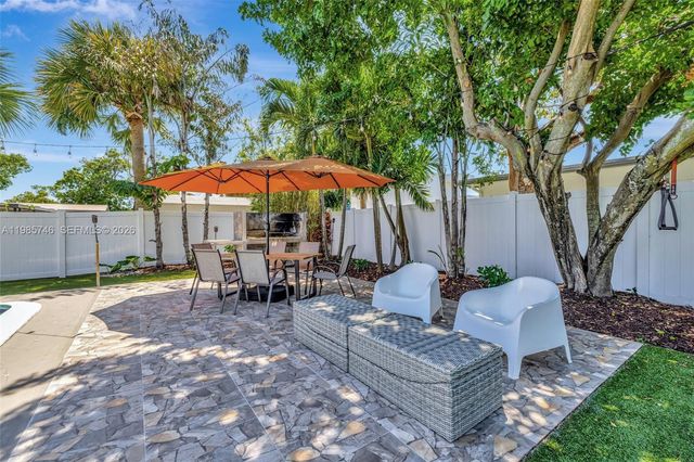 2506 NE 30th St, Fort Lauderdale, FL 33306