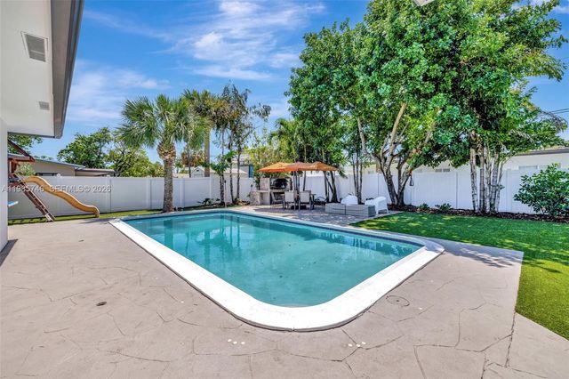 2506 NE 30th St, Fort Lauderdale, FL 33306