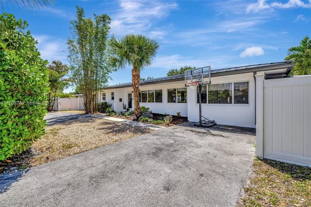 2506 NE 30th St, Fort Lauderdale, FL 33306