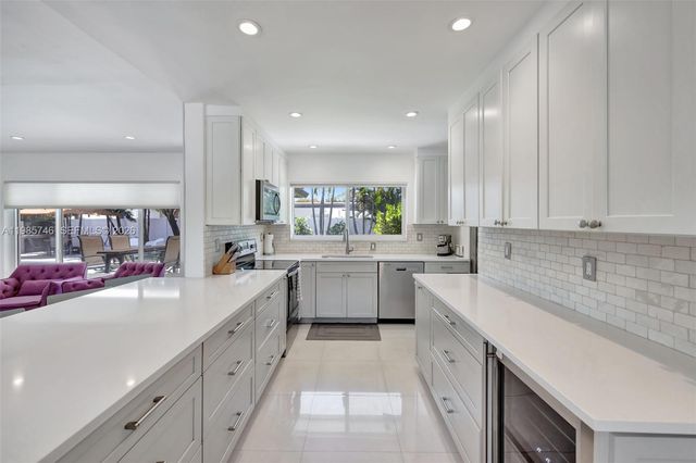 2506 NE 30th St, Fort Lauderdale, FL 33306