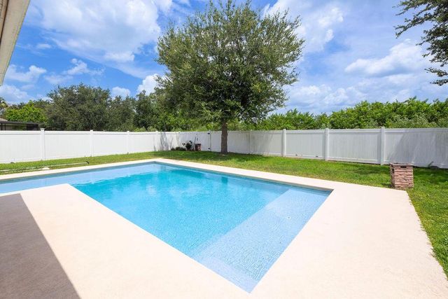 2606 Serenity Circle N, Fort Pierce, FL 34981