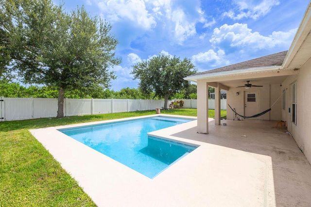 2606 Serenity Circle N, Fort Pierce, FL 34981