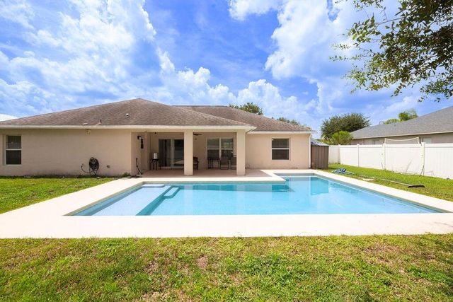 2606 Serenity Circle N, Fort Pierce, FL 34981