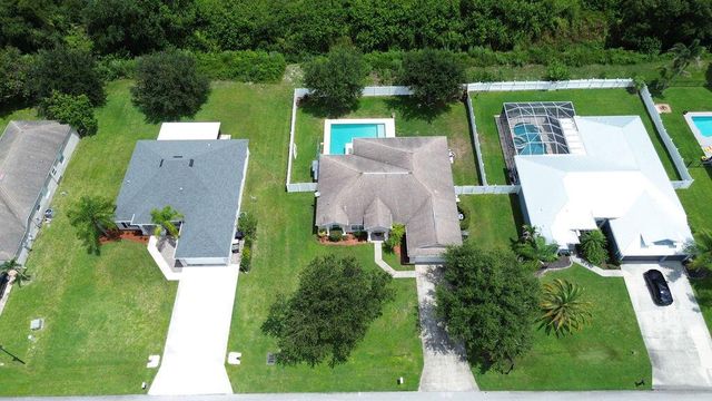 2606 Serenity Circle N, Fort Pierce, FL 34981